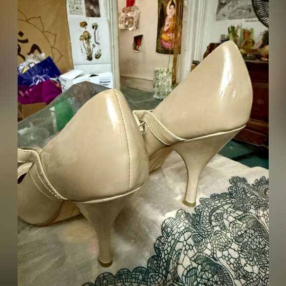 Patent Leather Chinese Laundry heels.  *Like new!!**  F*ck me pumps!!! - Picture 4 of 14